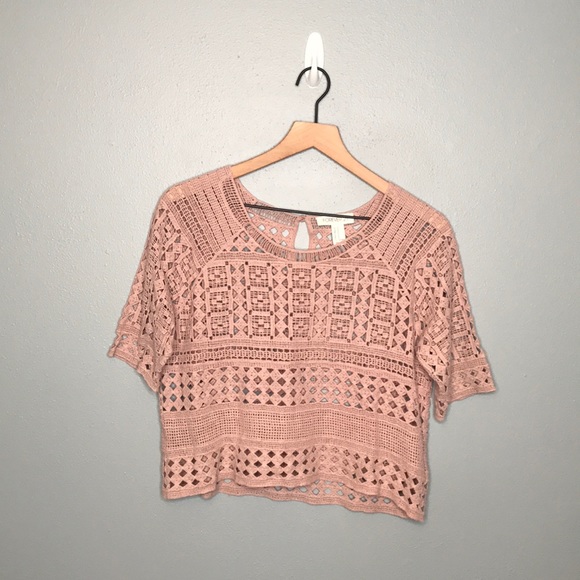 Forever 21 Tops - Forever 21 pink crochet short sleeve crop top sz M